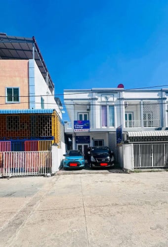 Code: PL2 (ប្លង់រឹង ផ្ទះកែង)ទីតាំងជាប់ផ្ទាល់ផ្លូវ ៤០ម៉ែត្រ📍 https://bit.ly/2Bd9tjS