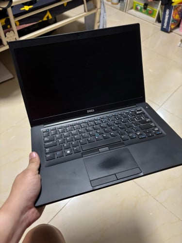 Dell 7490 (ប្រេីស៊ីមបាន)