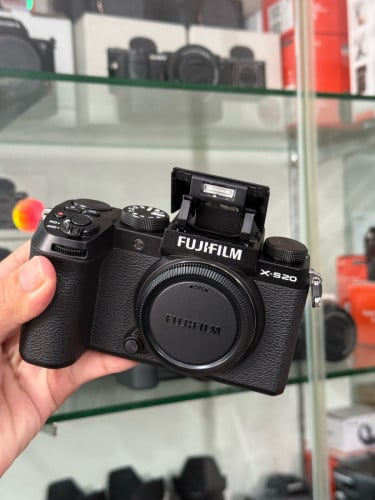 Fujifilm X-S20 New Body
