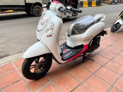 Honda scooyi