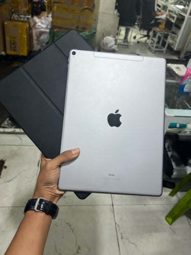 iPad Pro 12.9 អេក្រង់Zinមានស្កេន តួស្អាត លក់229$