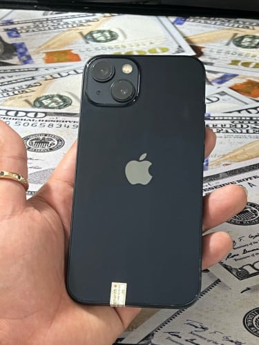 iPhone 13 / 128g / មានស្កេន / សុំណុំហ្សុីនទាំងអស់ លក់តំលៃក្រោមទីផ្សារនៅកម្ពុជា 275$ ដាច់