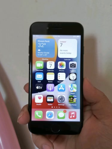 iphone 7G មានស្កេន 128G អត់ជាប់អ្វី#20$