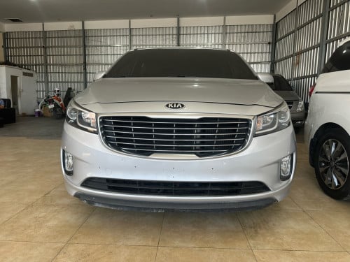 Kia carnival 2105 បេីកតំបូល អូតូ2