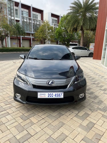 Lexus Hs250h/2010 18500$