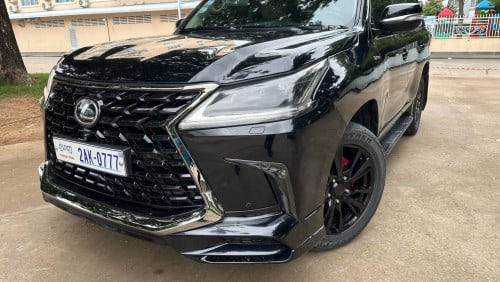 Lexus LX570 KURO 09UP021 ឡាន​ស្លាក​លេខ​ពណ៌​ខ្មៅ​ក្នុង​លឿង​ Full options V8