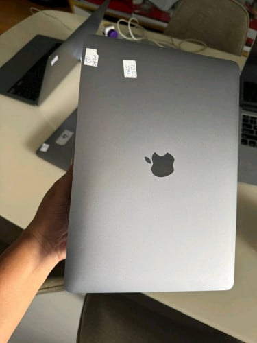 Macbook M1 2020 Intel Core i7