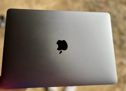 MacBook Pro 2018, 13 inches, SSD 512G, RAM 16G, CPU Intel core i7