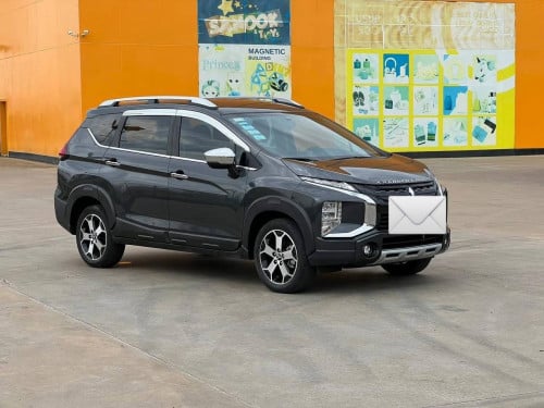 Mitsubishi Xpander Cross ស៊េរីឆ្នាំ 2022​ប្រេីបាន4មុឺនគីឡូ