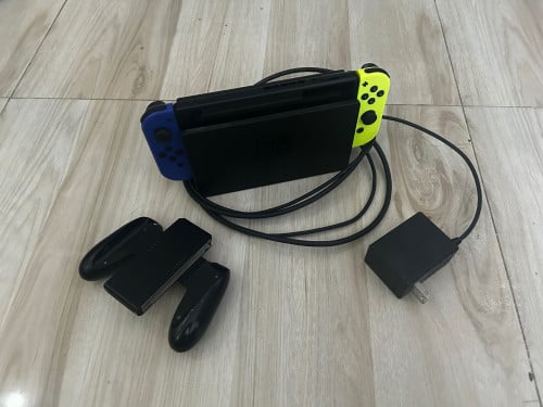 Nintendo Switch + Joycon