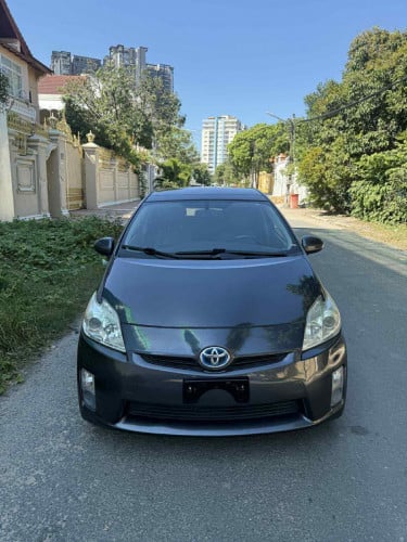 Prius 011 Option 4 Solar ឡានស្អាត