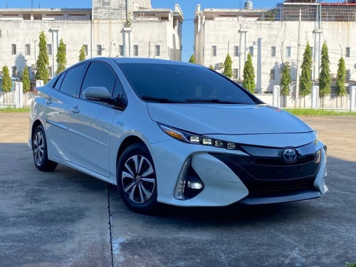 Prius Prime 017 Full advanced plug in Hybrid នាឡានស្អាត ពិន្ទុខ្ពស់ រំលស់ការទាប 0.57%