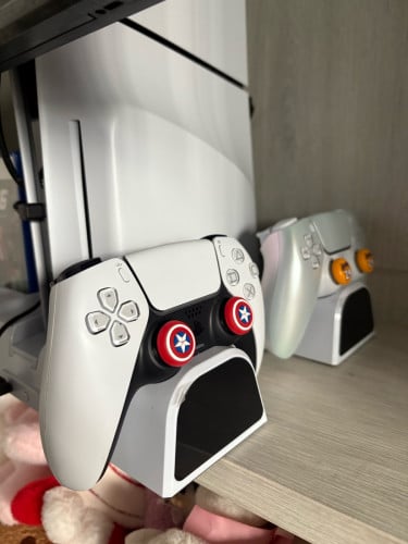 Sell PS5 Slim 1TB have 2 controllers អត់សូវដែលបានលេង ទើបទិញបាន១ខែ