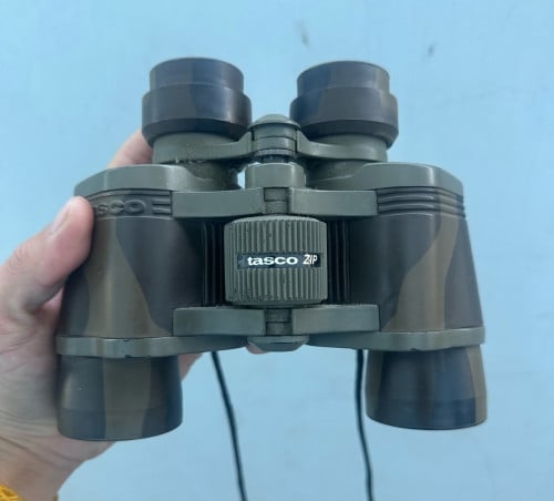 Tasco កែវពង្រីក