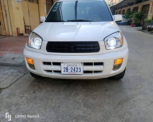 Toyota RAV4 02 ប៉ុង1 L ពណ៌សកាំម៉ៃ