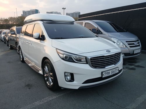 VIP Kia carnival 2016 Limousine ទ្វាអូតូ3