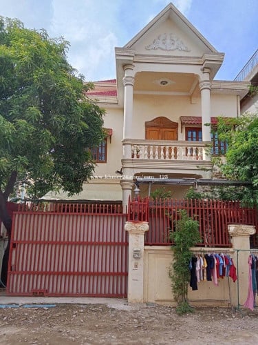 ផ្ទះជួលនៅជិតផ្សារឈូកមាស