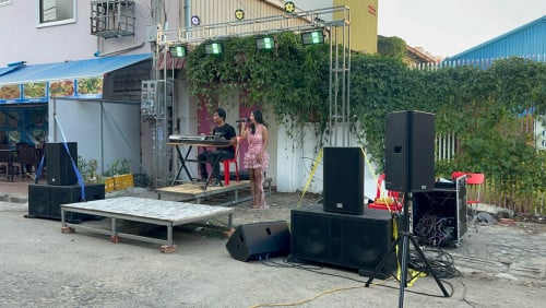 តន្ត្រី​ខ្នាត​តូច​ បង​ប្អូន​ដែល​មាន​កម្មវិធី​ ខួប​កំណើត​ អាពាហ៍ពិពាហ៍​ រឺ​កម្មវិធី​ផ្សេង​ៗ​ ​