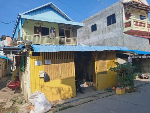 ផ្ទះលក់បន្ទាន់តម្លៃក្នុងចចារ