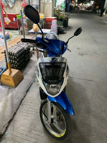 ម៉ូតូលក់នៅសានុំ