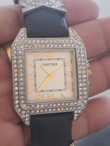 នាឡិកាស្រី នៅស្អាត