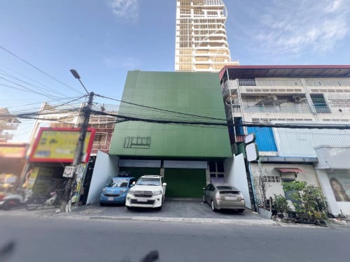 ហាងសំរាប់ជួល នៅជិតសាលាវ៉ាន់ដា