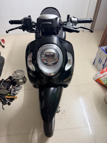 ម៉ូតូ​លក់​នៅ​ស្អាត​ណាស់​អត់​បេះដូង​