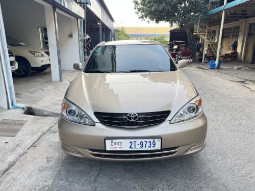 ឡានថ្មីដាច់​ 02​XLE ពោង8នៅថ្មីខ្លាំង​ តំលៃល្អ