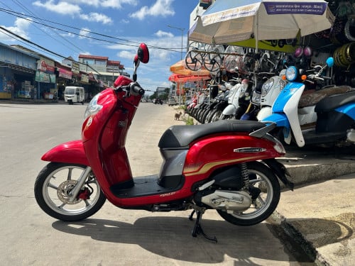 ម៉ូតូធន់ល្អប្រើ ពេញនិយម 020/021 នៅពន្លឺសុវណ្ណ