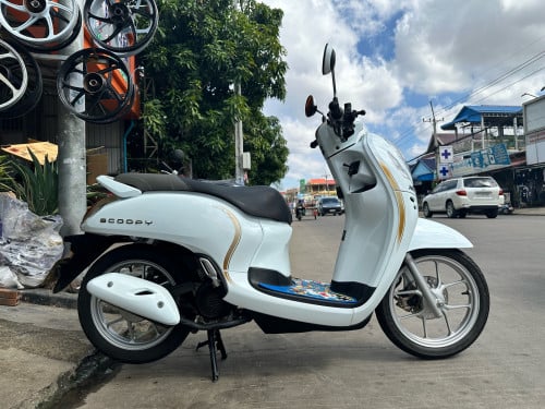 ម៉ូតូមូលស្អាត ធន់ល្អប្រើ021សោរ កាតស៊ីន នៅពន្លឺសុវណ្ណ