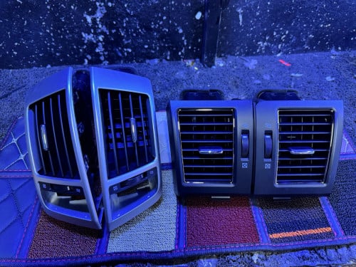 ប្រើម៉ាស៊ីនត្រជាក់ឡានឡង់ ពណ៌ទឹកប្រាក់ 2008 > 2015