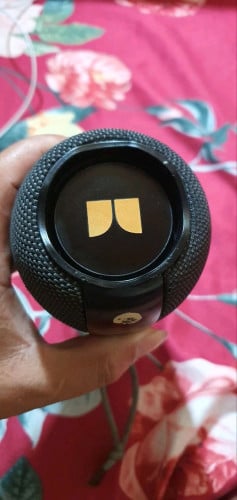 កូនបាស់លក់សំឡេងធ្ងន់ល្អ ប៉ុន្តែខ្សោយថ្មបន្តិចលក់តម្លៃ25$