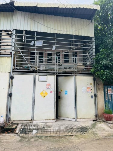 ផ្ទះលក់នៅជាប់ផ្លូវ ម្តុំផ្សារប៉េសេចាស់ មកមុនបានមុនម៉ូយៗ ធូរៗ ផ្ទះទំហំ 4,5m × 18m