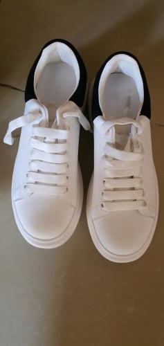 ស្បែកជើងប៉ាត់តាថ្មីមិនទាន់បានប្រើធានាស្អាតទំហំជើងលេខ42