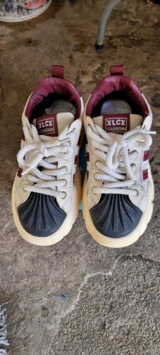 ស្បែកជើងប៉ាត់តាមួយទឹកនៅស្អាតប្រើបានតិចទំហំជើង43