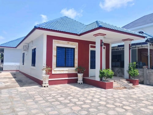 ផ្ទះលក់បន្ទាន់43500$ ដាច់