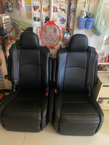 លក់កៅអីឡានALPHARDមួយគូ