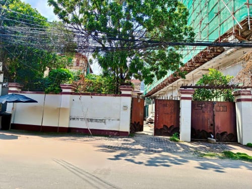 វីឡាអាជីវកម្មសំរាប់ជួលទន្លេបាសាក់  / Business Villa for rent Tonle Basac