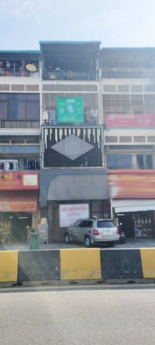 ផ្ទះអាជីវកម្មជួលនៅជិតសាលាបាក់ទូក(E0+E1)