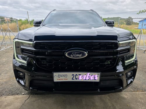 ម្ចាស់ផ្ទាល់ចង់លក់ Ford Everest sport 025 ទើតែប្រើបាប6ពាន់គីឡូ
