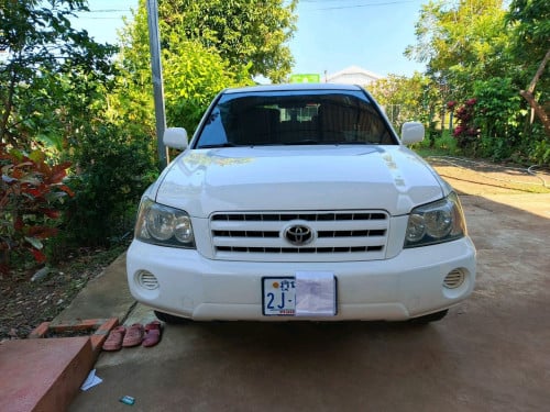 លក់រថយន្ត Highleder ឆ្នាំ 2007  ៤ ម៉ាស៊ីន សាំង ហាយប្រែះ  ទូរស័ព្ទម្ចាស់ 093967711 តម្លៃ 5000$ ចចារ