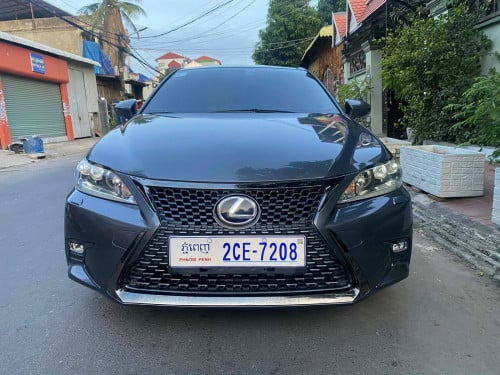 ឡានLexusCT200hឆាំ្ន2012 Sport