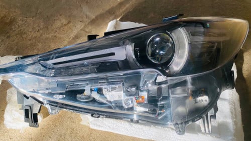 ចង្កៀងមុខ Mazda CX-8 2025