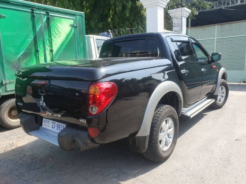 រថយន្តសម្រាប់ជួល Mitsubishi Triton Daily, Weekly, Monthly, Yearly