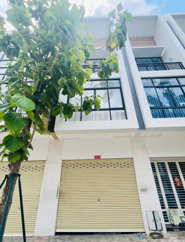 ផ្ទះអាជីវកម្មសម្រាប់ជួល | Shophouse for Rent
