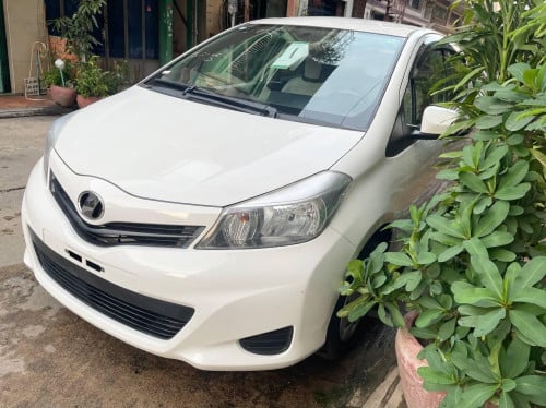 ទើបមកដល់ថ្មី Vitz 2011 Full Smart Key