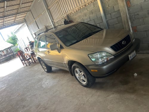 01ប៉ុង1ឡានស្អាតម្ចាស់ដេីមMCលក់9500$