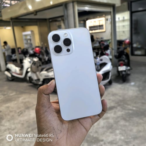 15promax 256G LL/A white