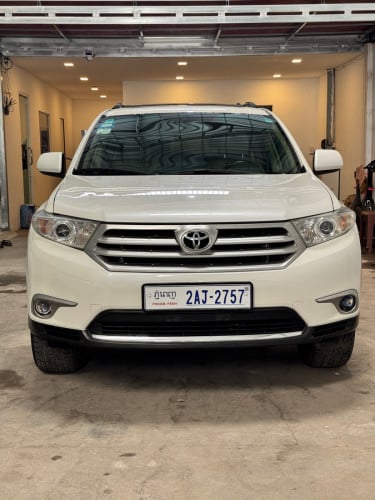 2012 ម៉ាសុីន​4​ ប៉ុង​1​ បេីក​ដំបូល​