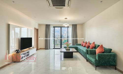 4 Bedroom Penthouse Serviced Apartment For Rent in BKK1